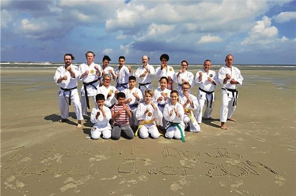 Besonderer Ausflug im Vereinsleben. Im normalen Sportjahr bestreiten Sportler des 1. Karate-Dojos Norden ein Trainingslager auf Juist.