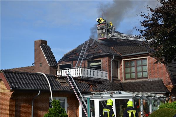 Feuer bricht in Wohnhaus in Rechtsupweg aus