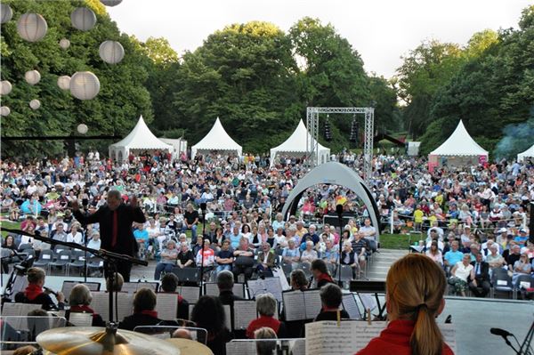 Schlosspark-Serenade in Lütetsburg startet in die achte Auflage