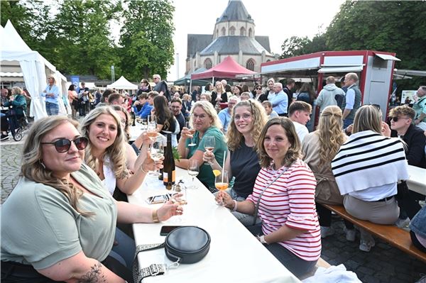 Das Norder Weinfest ist eröffnet Das Norder Weinfest ist eröffnet