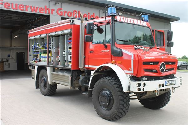 Feuerwehr testet Prototyp Das TLF 3000 wird auf seine grundsätzliche Eignung für die Wald- und Vegetationsbrandbekämpfung, Fahrverhalten, Wartungsfreundlichkeit und die Sinnhaftigkeit der Beladung getestet.Foto: Feuerwehr