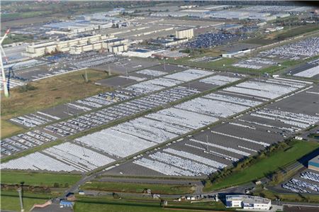 Das Volkswagen-Werk in Emden. Dort werden E-Autos gebaut. Doch einer Batteriezellfertigung in Emden erteilte VW jetzt eine definitive Absage.