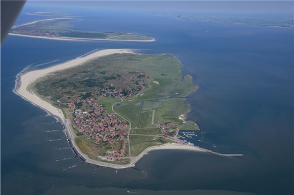 Die Insel Baltrum wird von Erd-Stromkabeln unterquert.