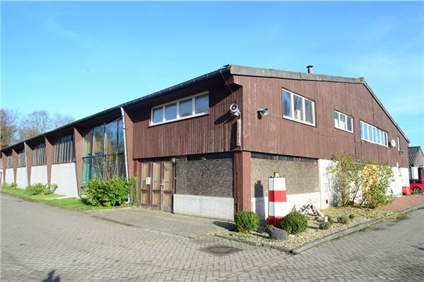 Reiter müssen Halle räumen Die Reithalle in Bargebur.