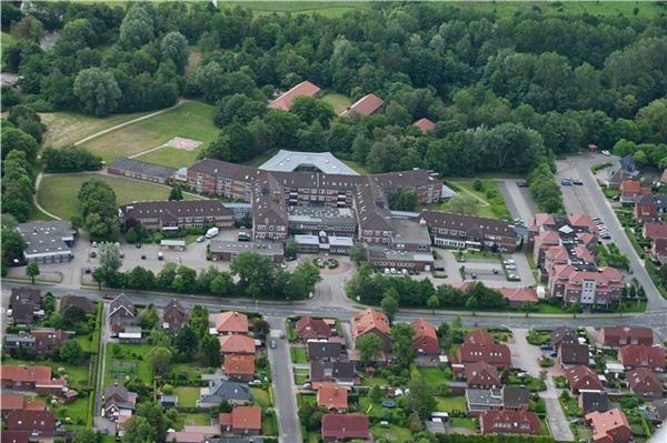 Jetzt doch: Stadt Norden will gegen baldige Schließung des Krankenhauses klagen Die Ubbo-Emmius-Klinik: Sie soll schon zum 1. Juli in ein Regionales Gesundheitszentrum umgewandelt werden.