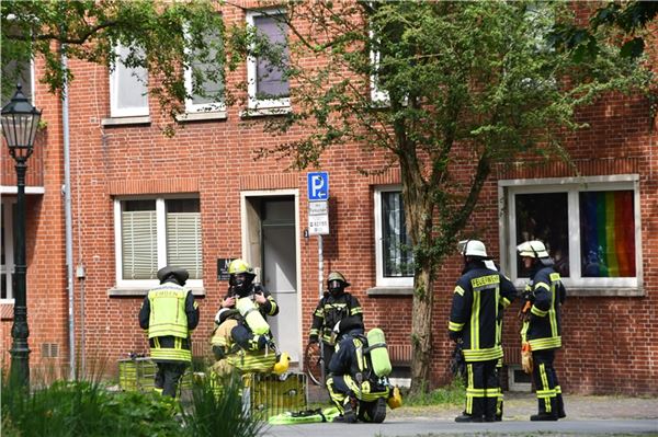 Gefährliche Situatiion in der Emder Innenstadt: In einem Mehrfamilienhaus strömte Gas aus.