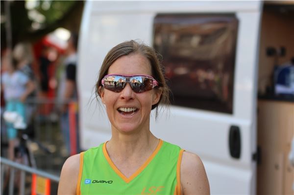 Glücklich als Siegerin nach zehn Kilometern am Ziel: Antje Günthner aus Oldenburg.