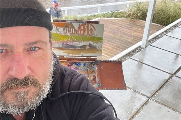 Der Marinemaler hat ein feines Gespür fürs Meer Marinemaler Andreas Kruse zieht es immer wieder an die Strände, um dort Plein Air Painting zu betreiben. Foto: privatt