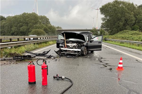 Schwer verletzt wurde der Fahrer dieses Wagen auf der Autobahn 31 zwischen Emden-Ost und Riepe am Mittwochnachmittag.