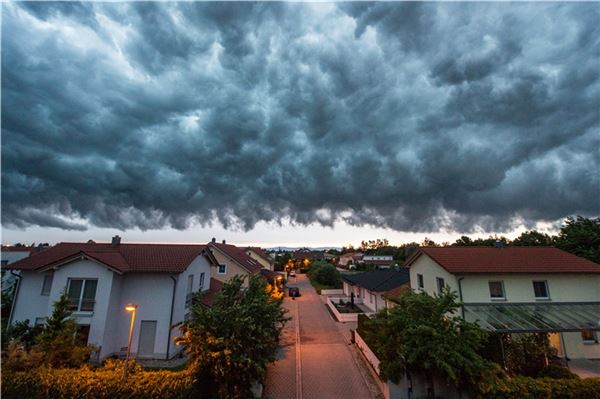 Sturmwarnungen: Ostfriesland soll am Mittwoch von Orkanböen getroffen werden.
