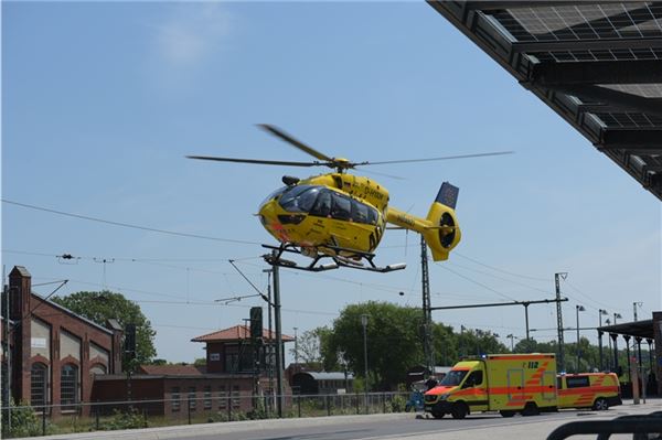 Roller-Fahrer lebensbedrohlich verletzt