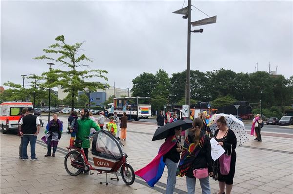 Der erste CSD Emden ist mit einer Demo gestartet