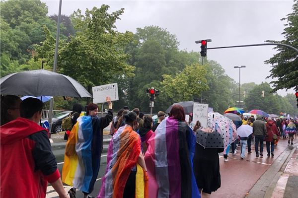 Der erste CSD Emden ist mit einer Demo gestartet