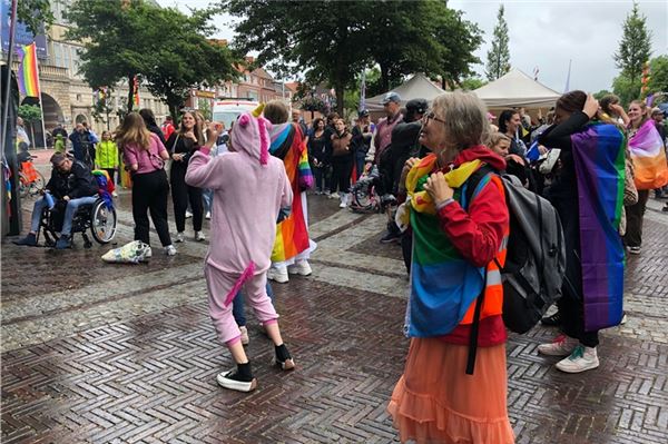 Der erste CSD Emden ist mit einer Demo gestartet