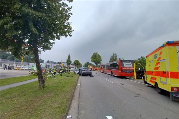 Sieben Verletzte bei schwerem Unfall in Georgsheil