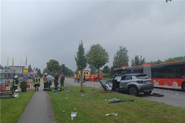 Sieben Verletzte bei schwerem Unfall in Georgsheil