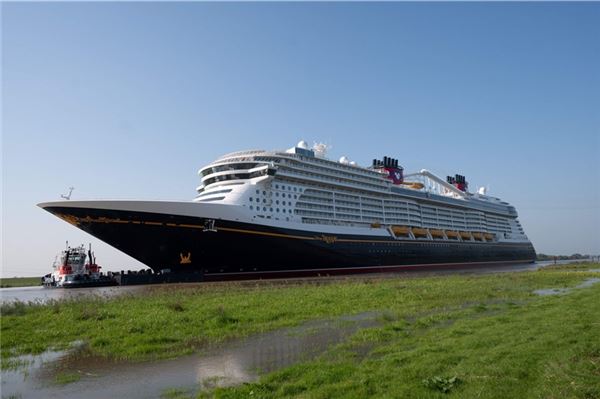 Neue Fotos: Die Disney Treasure hat Eemshaven erreicht