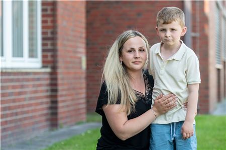 Alina Lentinio mit ihrem sechsjährigen Sohn Ilay: „Zuerst war ich völlig in einem Tunnel.“