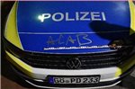 „All cops are bastards“ (Alle Polizisten sind Bastarde“) – das ist der Code für alle, die von Polizei und vermutlich anderen Autoritäten nicht viel halten. Hier eine Schmiererei auf einem Streifenwagen der Polizei Göttingen.