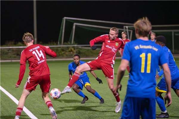 Alles unter Kontrolle. Pewsum entfaltete sein Spiel trotz gut mitspielender Gäste. Foto: Ute Bruns