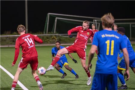 Alles unter Kontrolle. Pewsum entfaltete sein Spiel trotz gut mitspielender Gäste. Foto: Ute Bruns