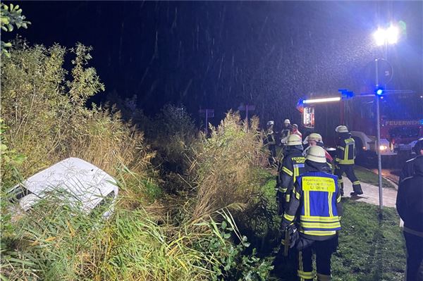 Am Kreisverkehr Ostermarsch an der Umgehungsstraße kam ein Autofahrer von der Straße ab und blieb unverletzt.