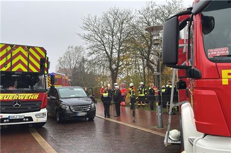 Am Norder Tief, Höhe Neuer Weg, läuft ein großer Feuerwehreinsatz.