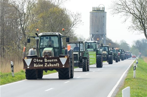 Auch Landwirte aus dem Altkreis Norden sind gestern zur Demonstration nach Aurich gefahren. 