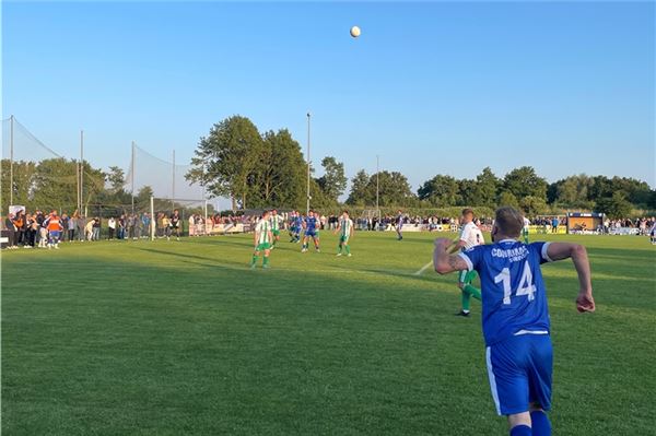 Concordia Suurhusen steigt in die Ostfrieslandliga auf Auch wenn es in der zweiten Halbzeit deutlich mehr Chancen gab, blieb es am Ende beim 0:0. Für Concordia Suurhusen reicht dies zum Aufstieg.