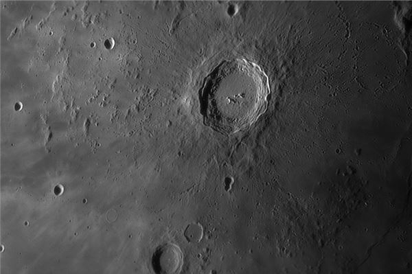 Auf dem Mond liegt der Copernicuskrater.