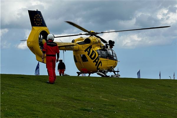 Aufgrund seiner Verletzugen wurde das Mann in ein Krankenhaus aufs Festland geflogen. Foto: noun