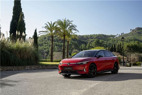 Ausgezeichnet: Der Volksawagen ID.7 GTX Tourer aus dem Emder Werk. Foto: Volkswagen