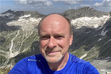 Dr. Andreas Lüder