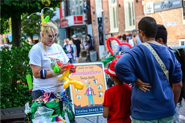 Ballonkünstlerin Tanja Aeilts war vor allem bei den Kindern sehr gefragt Fotos (3): Nina Lehmann