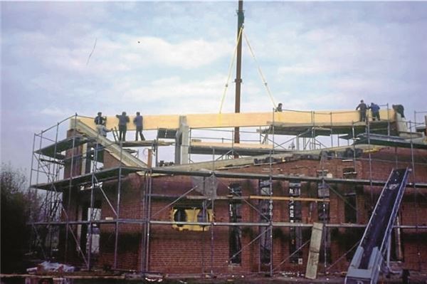 Bau der Christuskirche im Jahr 1984: Der Vorschlag von Architekt Hans-Günther Rabe aus Norden hatte den größten Anklang gefunden.