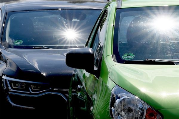 Tierärztliche Hochschule warnt: Tiere nicht im Auto lassen Bei Hitze kann es im Auto schnell sehr heiß und gefährlich werden. Besonders für Kinder und Tiere.