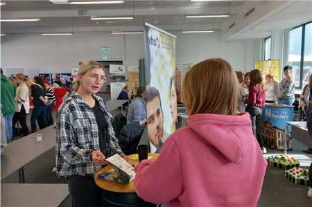 Beim Praxismarkt kamen Arbeitgeber und künftige Arbeitnehmer ungezwungen ins Gespräch.