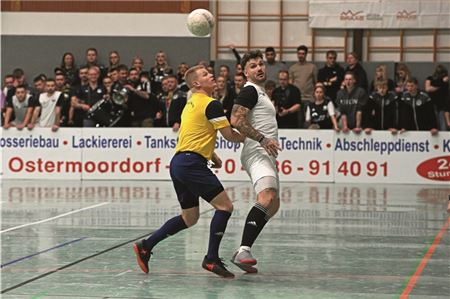 Beliebter Budenzauber vor großem Publikum. Der Großheider Supercup liegt hoch im Kurs. Foto: Ute Bruns