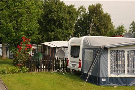 Beschaulich geht‘s zu auf dem Campingplatz an der Knock in Emden. Doch ruchlose Verbrecher machen hier auch Urlaub. Wenigstens für den „Tatort“.