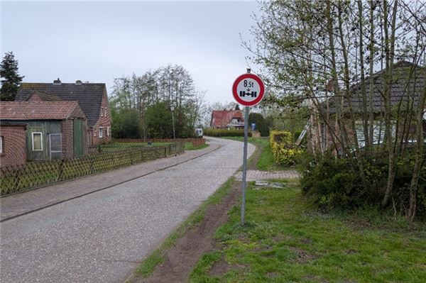 Hohe Belastung der Straßen: Arbeitskreis soll Gewichtsproblem lösen Hohe Belastung der Straßen: Arbeitskreis soll Gewichtsproblem lösen