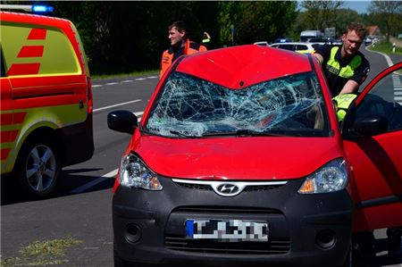 Rettungshubschrauber bei Verkehrsunfall in Grimersum im Einsatz