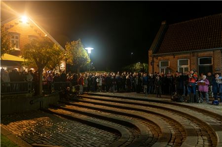 Gedenken in Norden: Über 100 Menschen erinnern an die Novemberpogrome