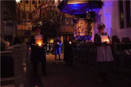 Stille Nacht‘ in der Ludgerikirche: Mit Musik und Emotion zur Erinnerung an die Weihnachtsflut von 1