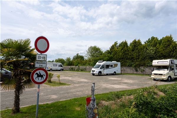 Streit am Großheider Kiessee: Verbot oder Gebühren?
