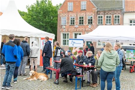 „Weniger ist besser“ – Alkoholprävention auf dem Norder Marktplatz