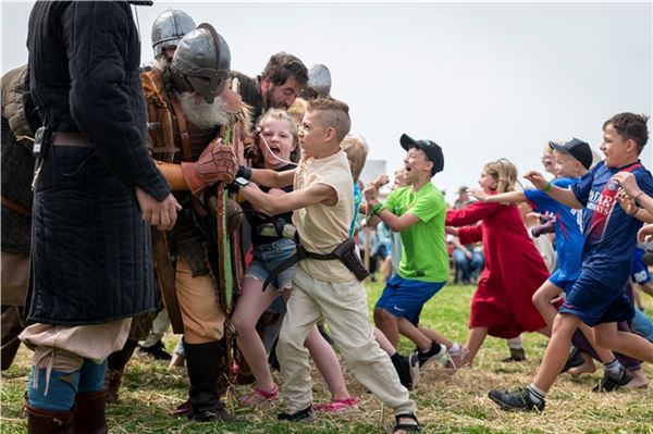 Bis Sonntag geht das Wikingerfest auf der Drachenwiese in Norddeich