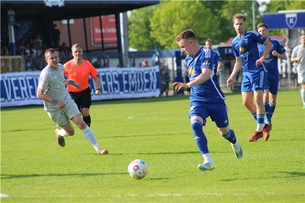 BSV Kickers Emden gegen Blau-Weiß Bornreihe Oberliga Niedersachsen Ostfriesland-...