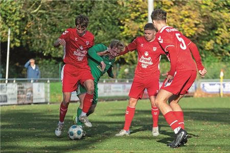 Chancen vergeben, späte Gegentore kassiert. Der FC Norden agierte in der hektischen Partie gegen den SV Wallinghausen glücklos. Foto: Meret Edzards-Tschinke