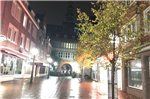 Das Emder Rathaus beherbergt auch das Ostfriesische Landesmuseum. Am Freitagabend kam es hier zu einem Feuerwehreinsatz,