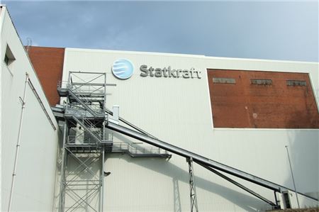 Das Gaskraftwerk von Statkraft im Emder Hafen: Es wird auch Standort des ostfrieslandweit ersten Elektrolyseurs zur Erzeugung von grünem Wasserstoff sein.